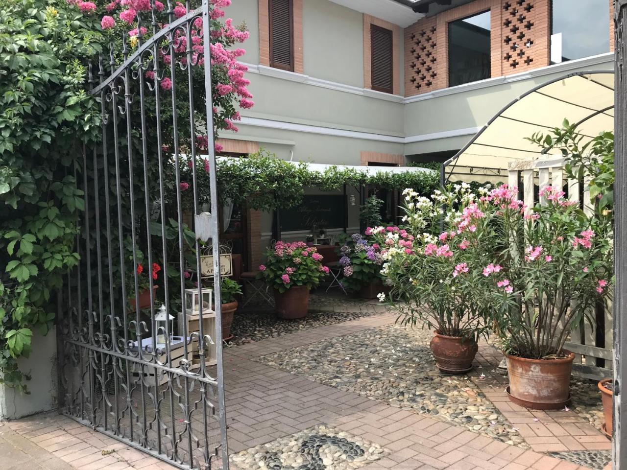 Albergo & Ristorante Selvatico Rivanazzano Terme Exterior foto